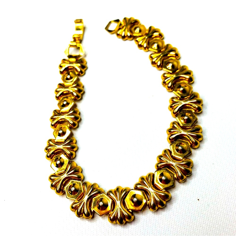 VTG 80s Linked Chain Bracelet in Gold Flourish & Hexagon Pattern, Clip Clasp